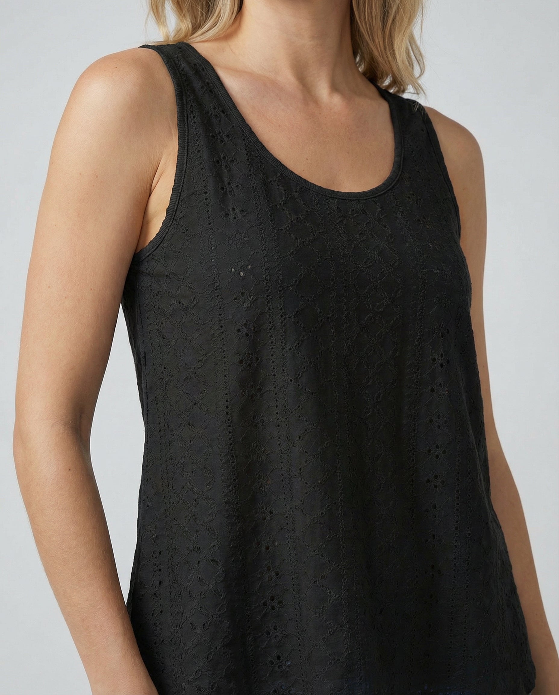 Isla Eyelet Scoop Tank