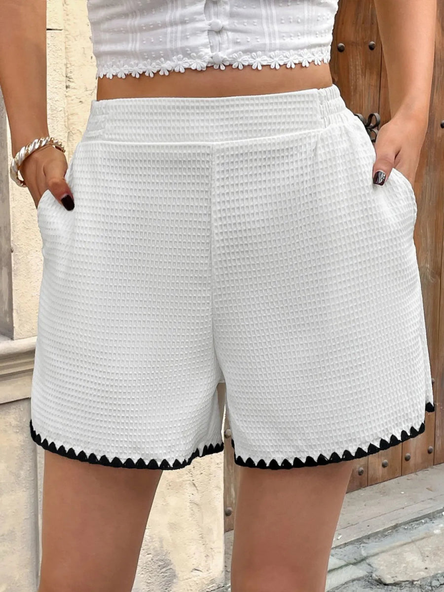 Contrast Trim Shorts with Pockets - CELIVINE