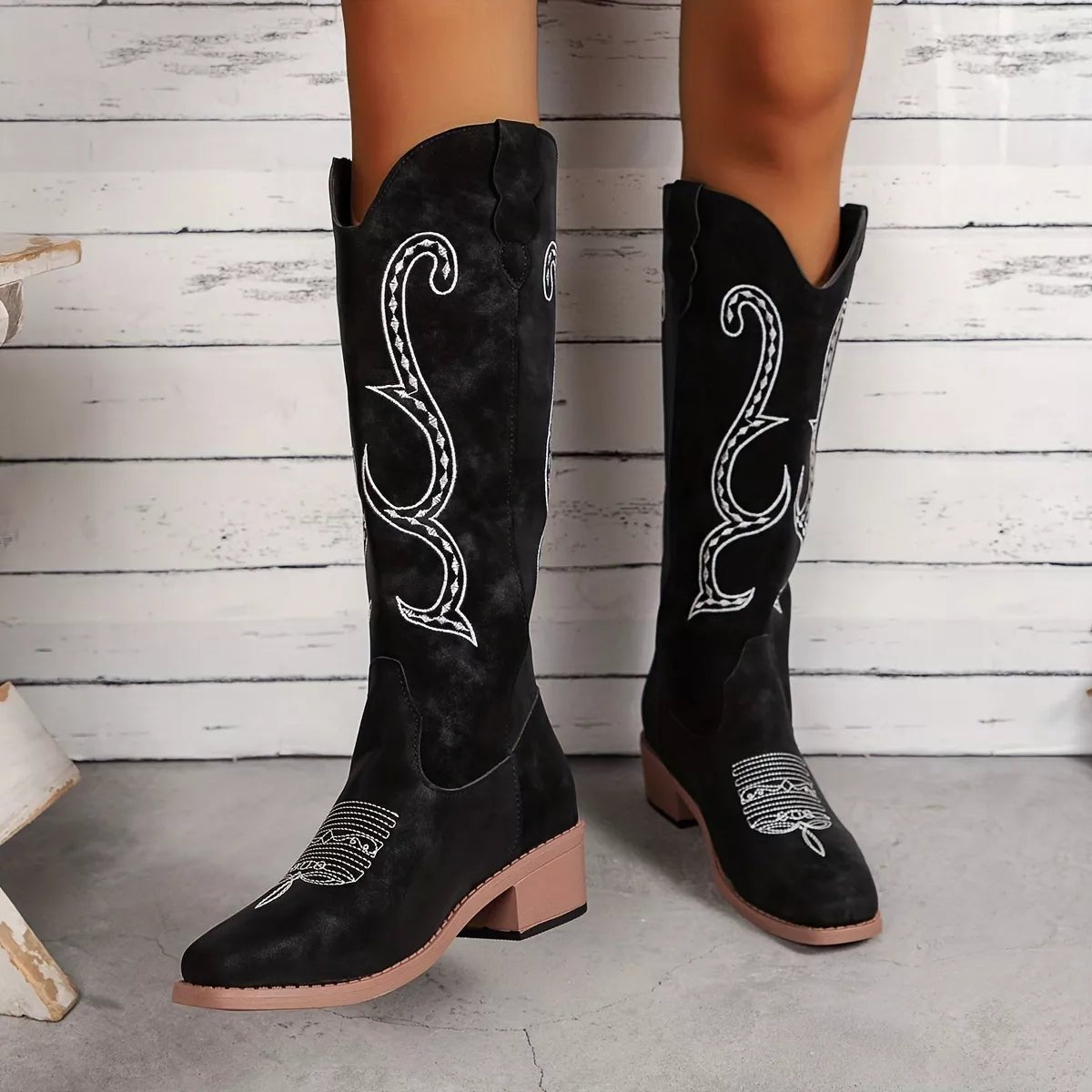 Embroidered Round Toe Block Heels Boots - CELIVINE