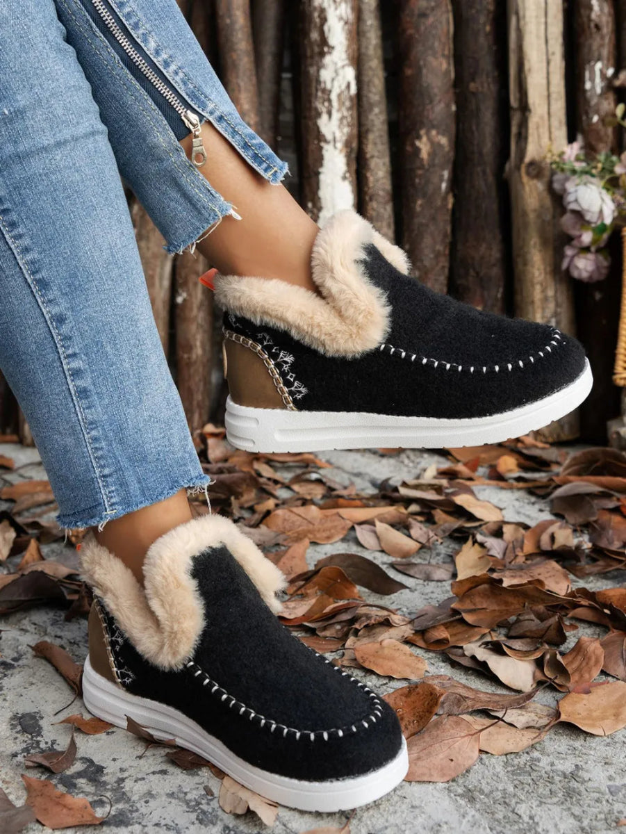 Furry Suede Round Toe Flat Sneakers - CELIVINE